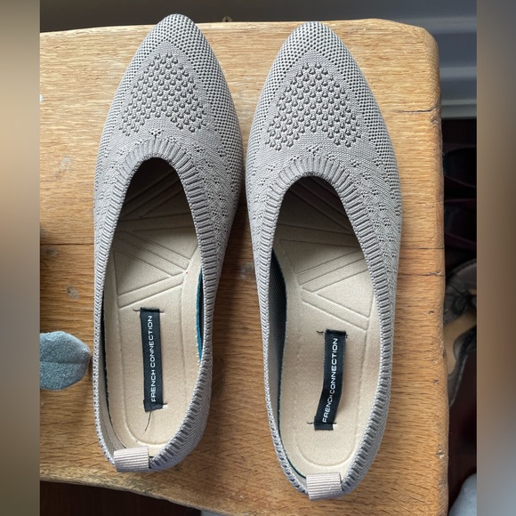 French Connection Grey/Taupe Knit Flats Size 6.5 - Picture 2 of 3